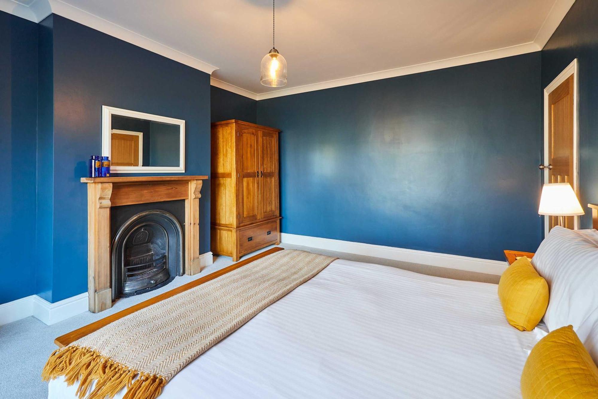 Host & - Peasholm Place Holiday home *